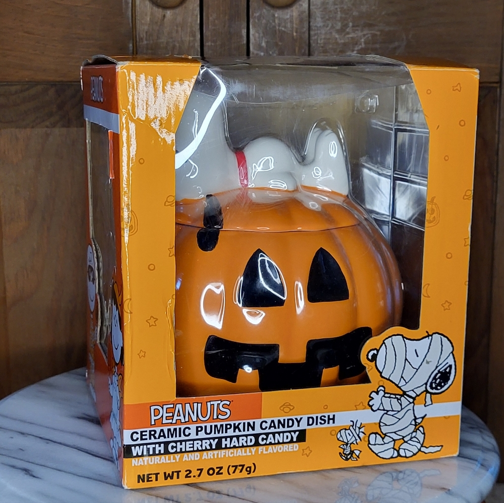 Peanuts Orange Pumpkin Candy Dish with Snoopy - Picture 4 of 11